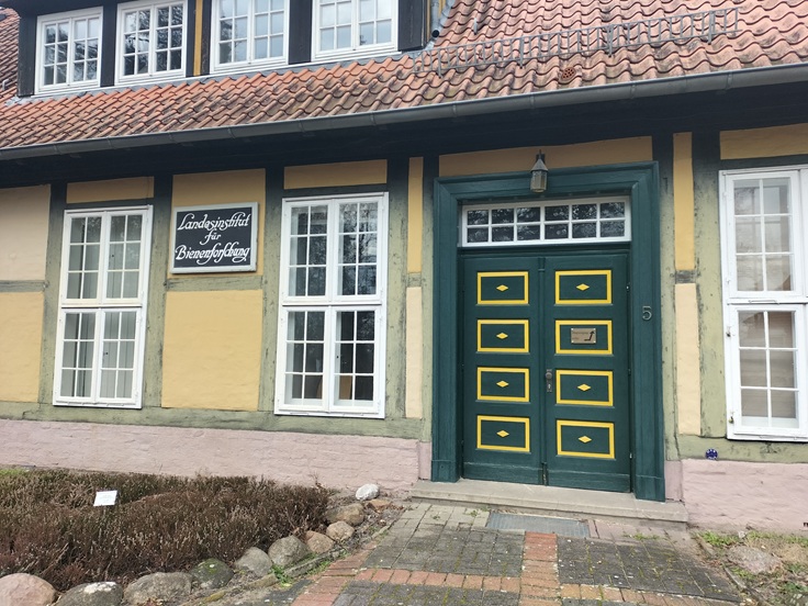 Abschlussprüfung mit 18 Imkergesellen